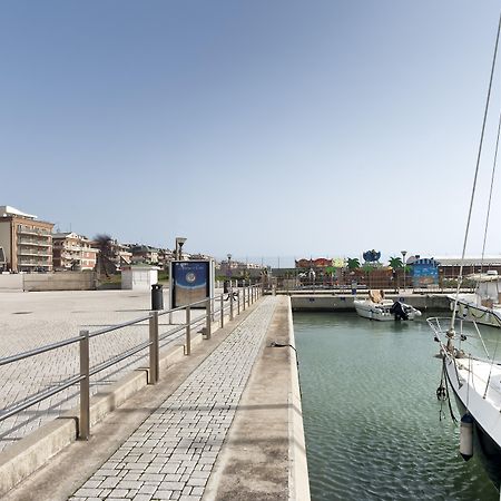 Smy Aran Blu Roma Mare (Adults Only) Hotel Ostia Buitenkant foto
