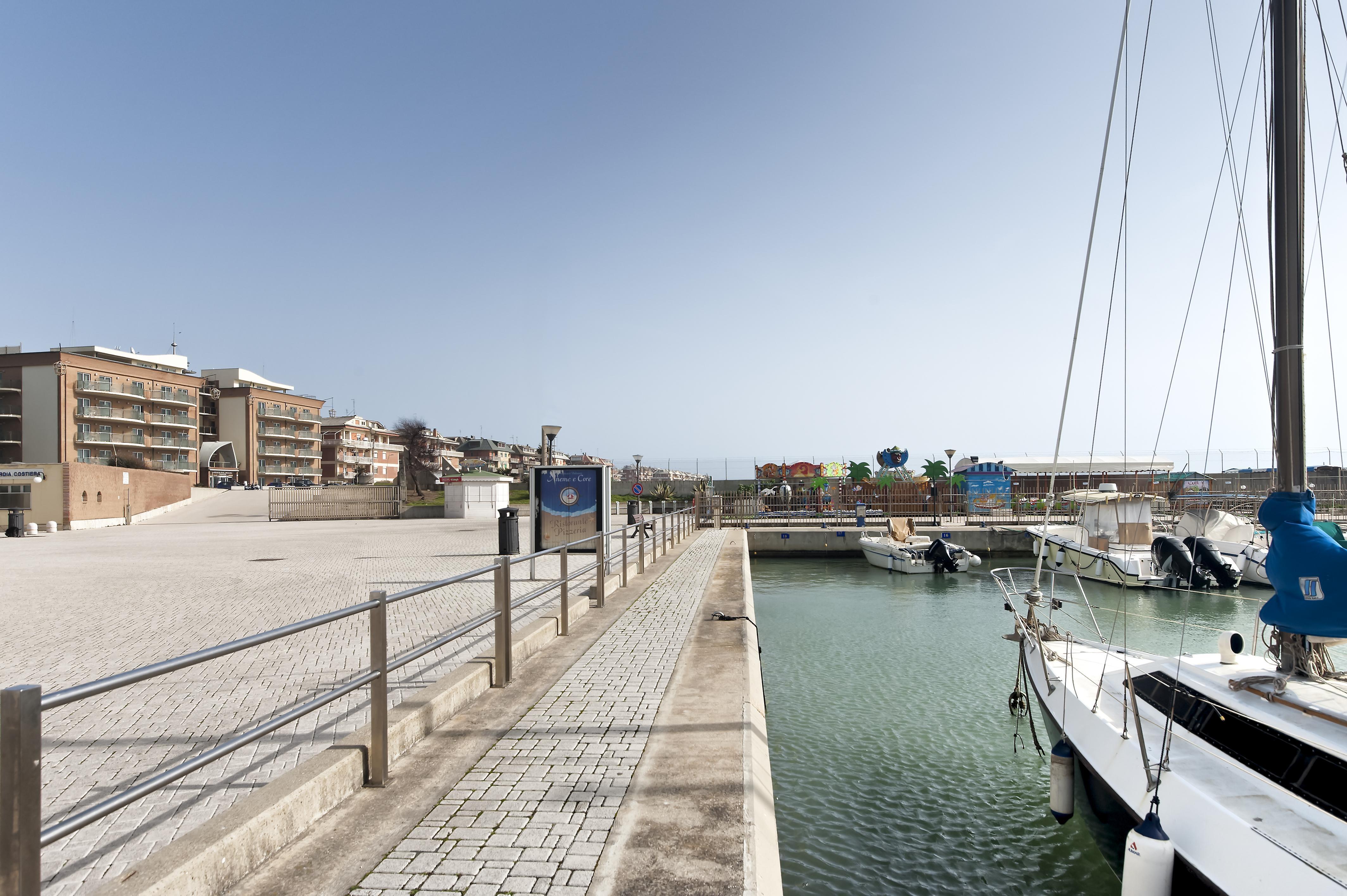 Smy Aran Blu Roma Mare (Adults Only) Hotel Ostia Buitenkant foto