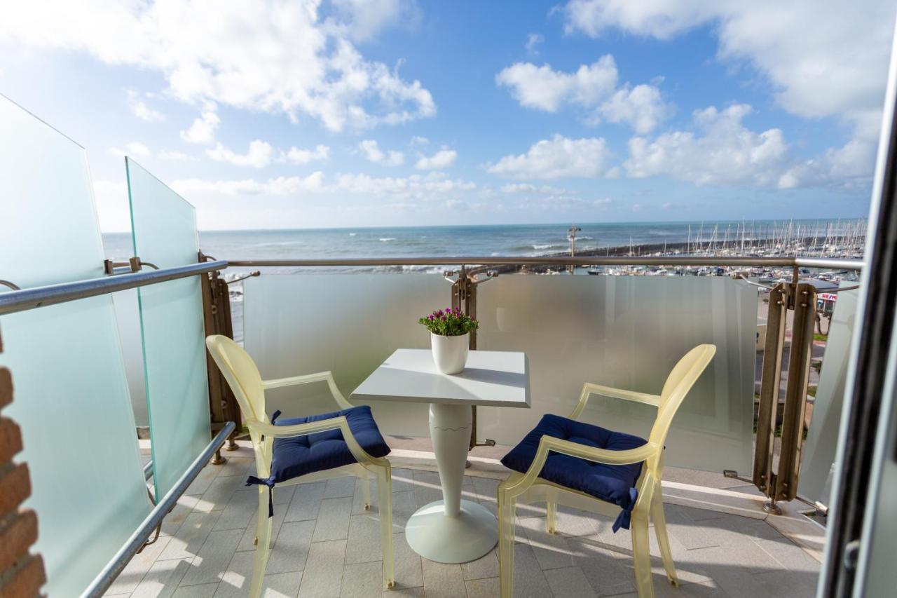 Smy Aran Blu Roma Mare (Adults Only) Hotel Ostia Buitenkant foto