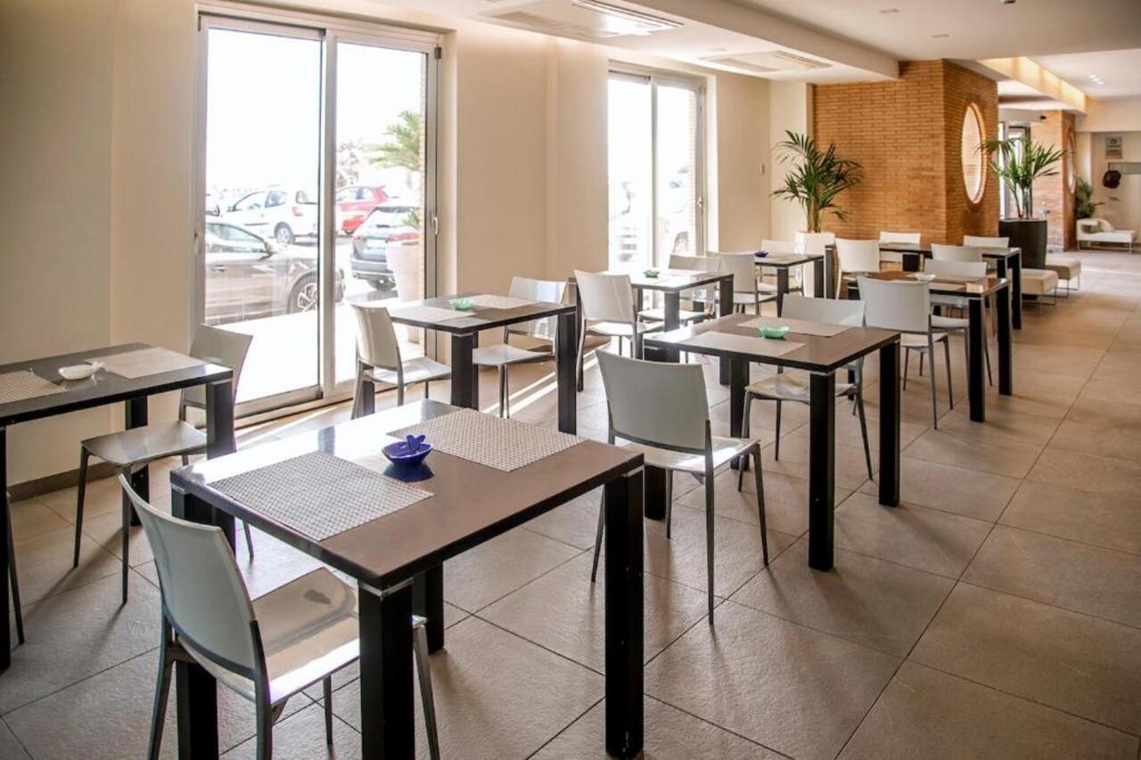Smy Aran Blu Roma Mare (Adults Only) Hotel Ostia Buitenkant foto